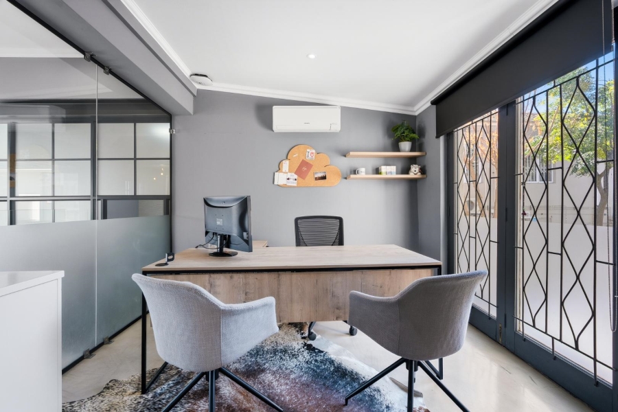 5 Bedroom Property for Sale in Woodstock Upper Western Cape